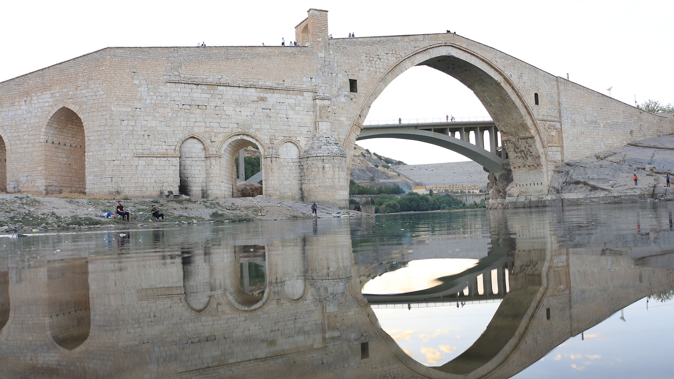The Malabadi Bridge is an arch bridge on the Batman River in southeastern Diyarbakır province. (Sabah File Photo)