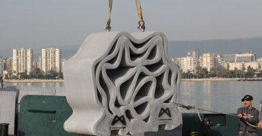 An artificial reef printed by 3-D printer being lowered to sea, in Mersin, southern Turkey, Feb. 18, 2022. (IHA PHOTO)