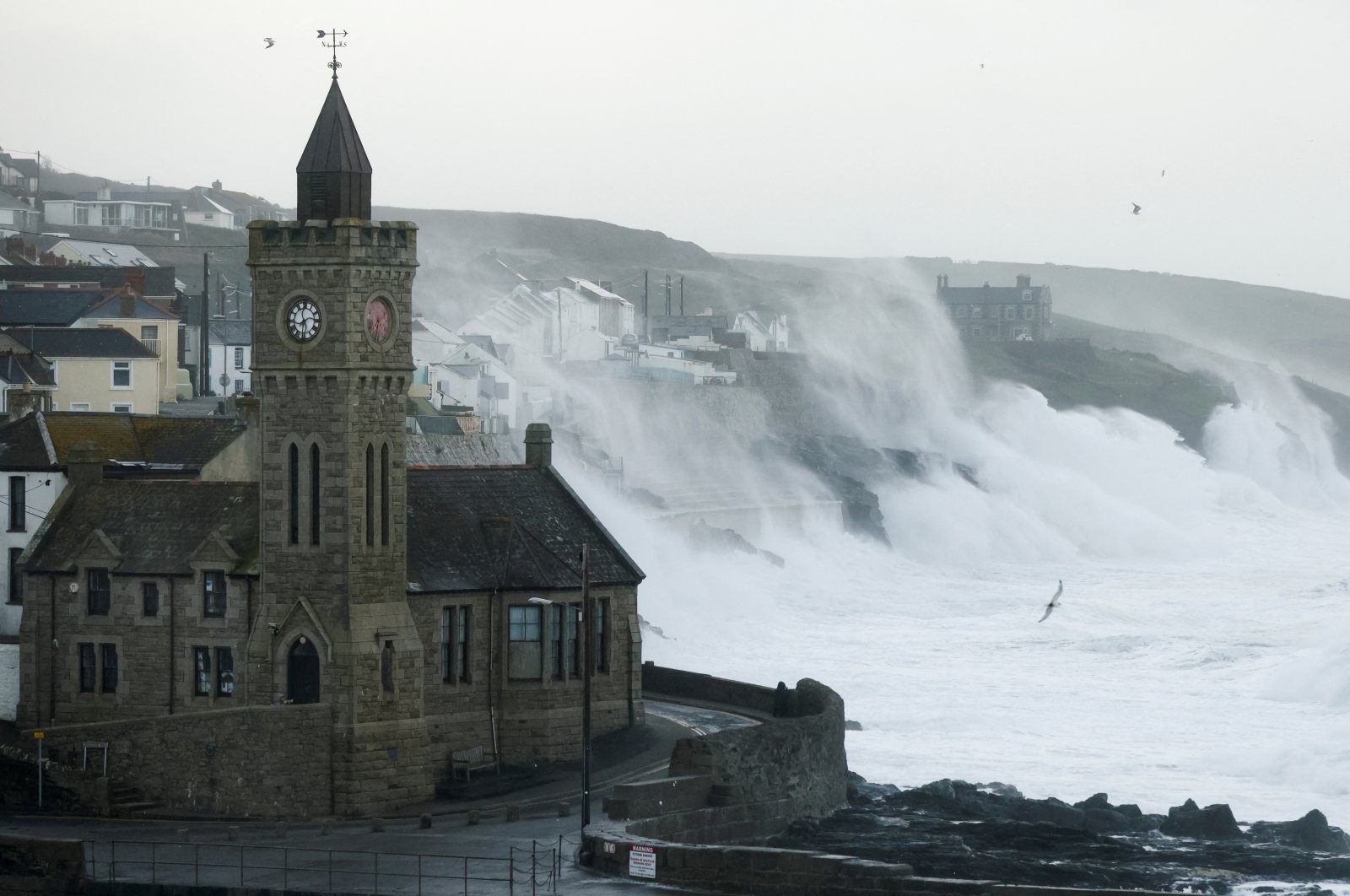 Large waves and strong winds hit during Storm Eunice, in Porthleven, Cornwall, Britain, Feb. 18, 2022. (Reuters Photo)