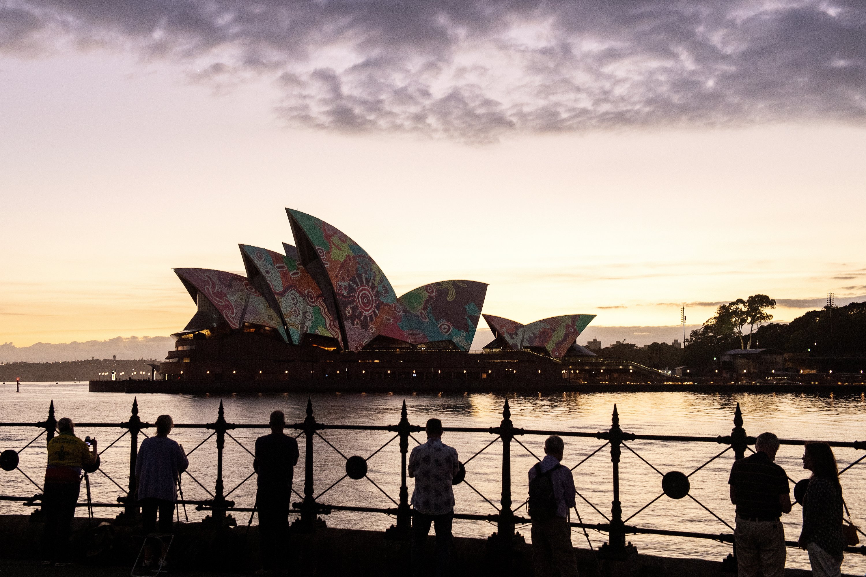 1 группа туристов из австралии. Туристы в Австралии. Туристы в Мельбурн. Февраль в Австралии. Австралия для туристов 2023.