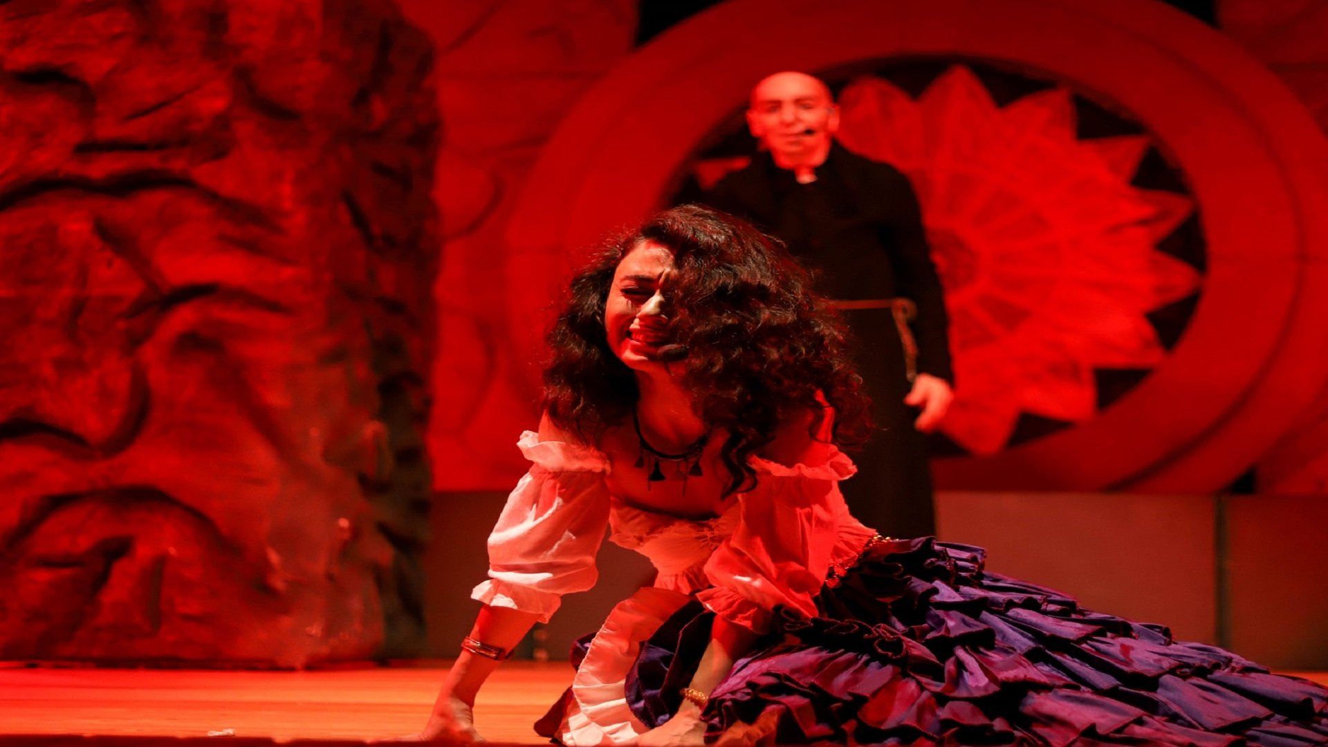 Kamala Mustafayeva as Esmeralda in 'The Hunchback of Notre Dame' musical. (Courtesy of Kumbara Visual Arts Theater)