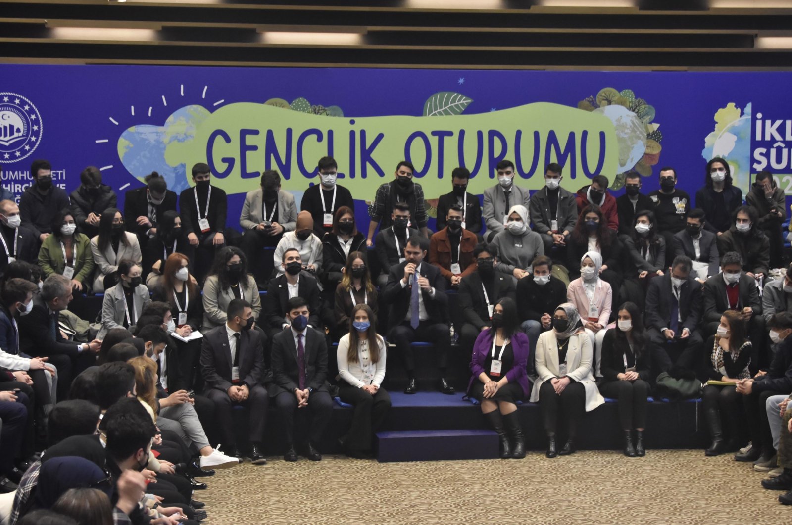 Environment, Urbanism and Climate Change Minister Murat Kurum (C) attends the Youth Session of the Climate Council held in Konya, Turkey, Feb. 22, 2022. (DHA Photo)