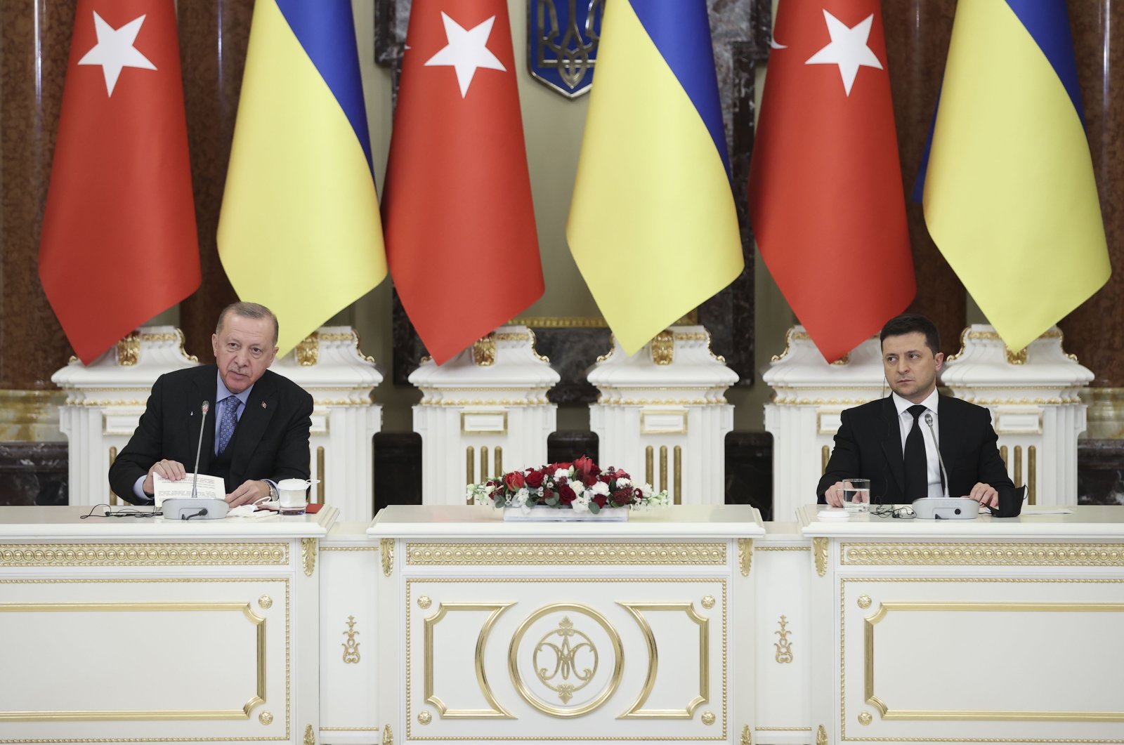 President Recep Tayyip Erdoğan (L) speaks at a joint news conference with his Ukrainian counterpart Volodymyr Zelenskyy. (AA File Photo)