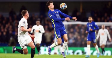 Chelsea's Kai Havertz (C) in action during a Champions League match against Lille, London, England, Feb. 22, 2022.