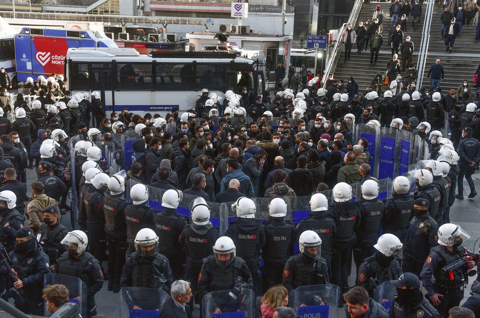 Turkish police surround protesters during a demonstration in support of jailed PKK leader Abdullah Öcalan in Istanbul, Turkey, Feb. 15, 2022. (AFP Photo)