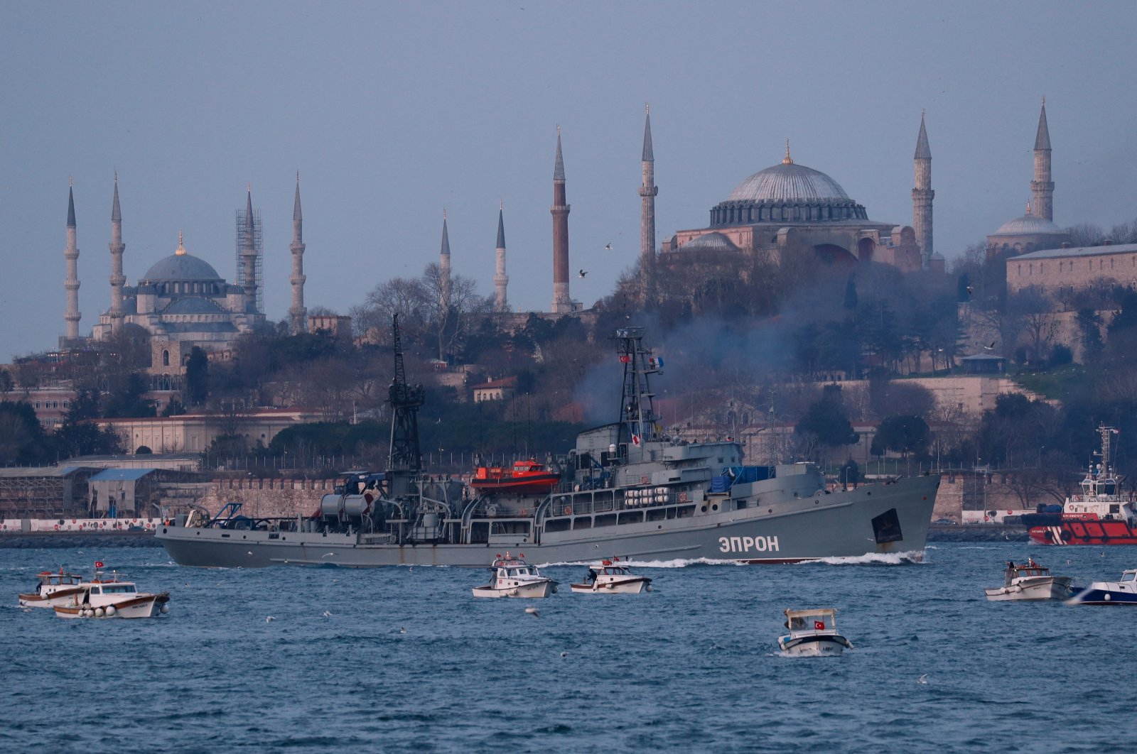 The Russian navy&#039;s Black Sea fleet rescue tug EPRON sails in the Bosporus, on its way to the Black Sea, in Istanbul, Turkey, Feb. 17, 2022. (Reuters Photo)