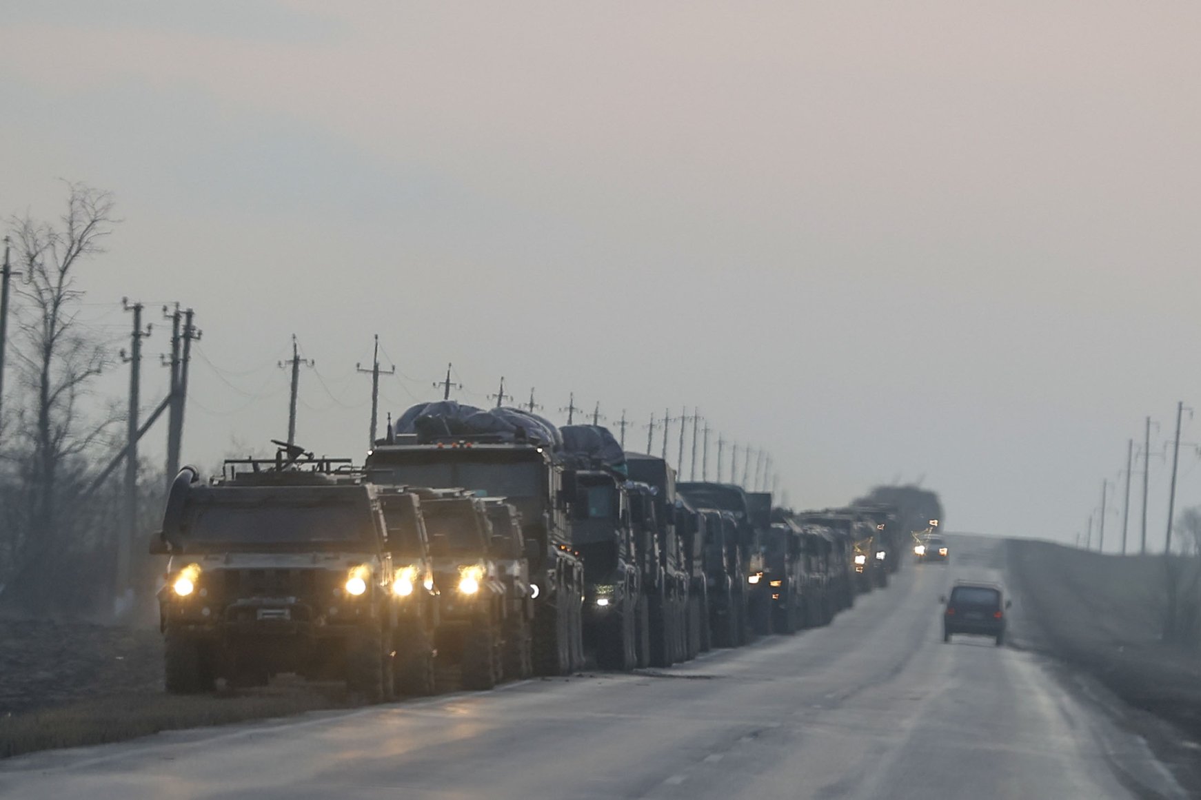 Russian military convoy moving towards border in Donbass region | Daily ...