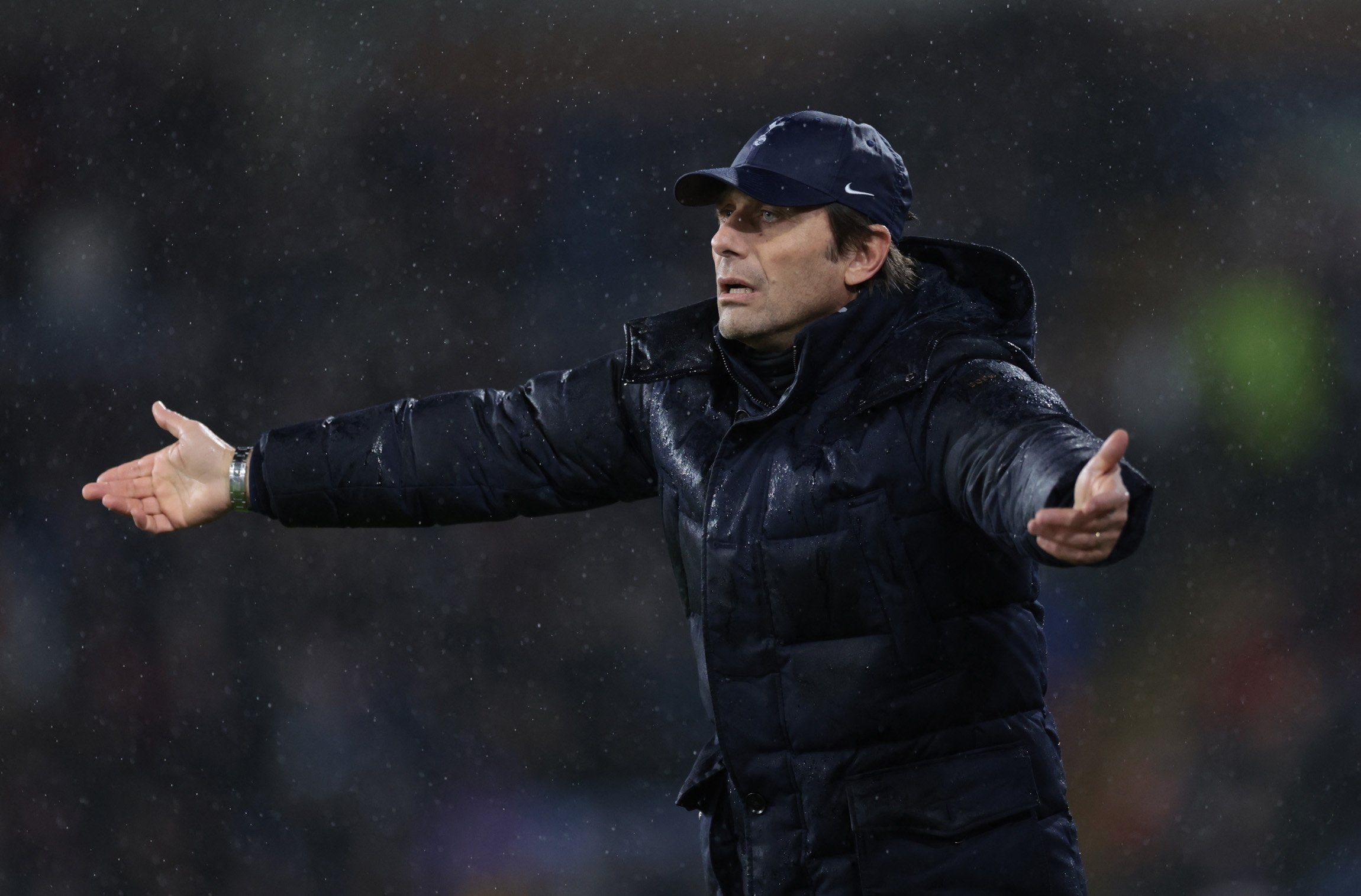 Tottenham manager Antonio Conte reacts during a Premier League match, Burnley, England, Feb. 23, 2022. (Reuters Photo)