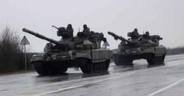Ukrainian tanks move into the city, after Russian President Vladimir Putin authorized a military operation in eastern Ukraine, in Mariupol, Feb. 24, 2022. (Reuters Photo)