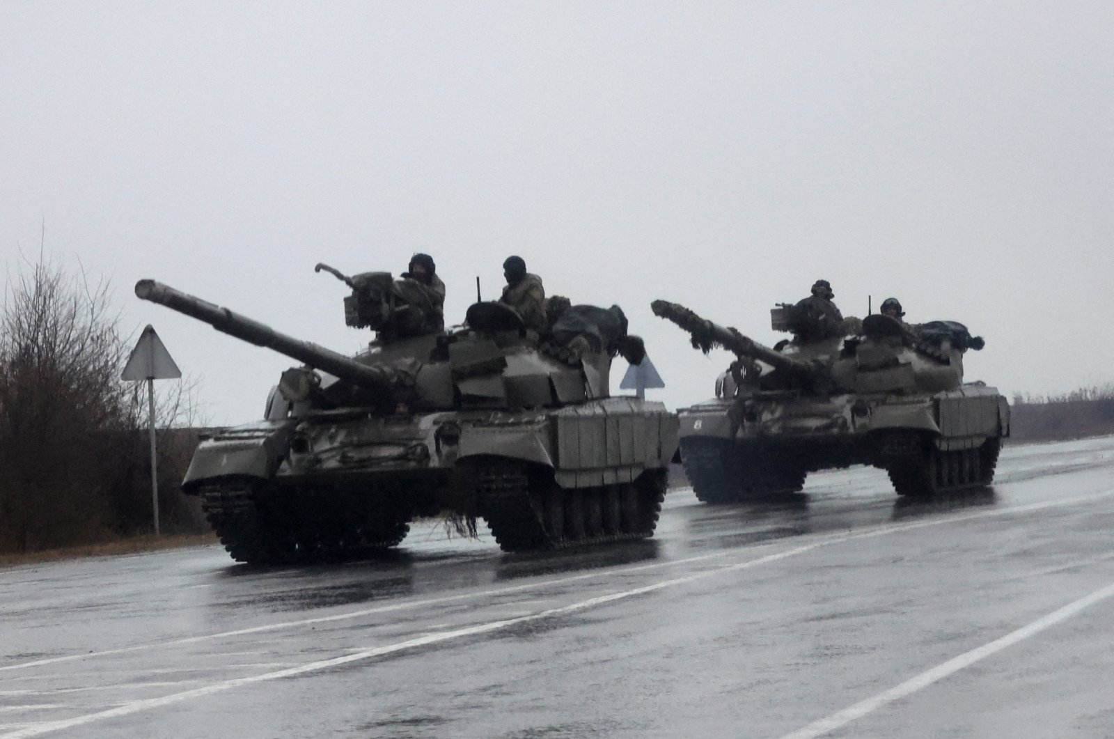 Ukrainian tanks move into the city, after Russian President Vladimir Putin authorized a military operation in eastern Ukraine, in Mariupol, Feb. 24, 2022. (Reuters Photo)