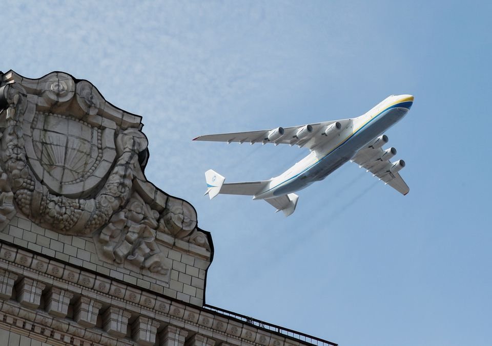 The Ukrainian Antonov An-225 Mriya cargo plane, the world&#039;s biggest aircraft, flies during the Independence Day military parade in Kyiv, Ukraine, Aug. 24, 2021. (Reuters Photo)