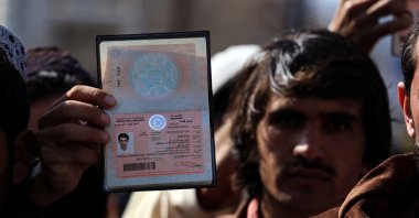 Laborers gather during a protest to demand the United Arab Emirates (UAE) start issuing visas, in Kabul, Afghanistan, Feb. 14, 2022. (EPA Photo)