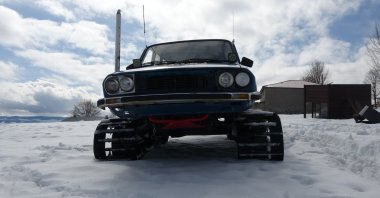 The front of the tracked-wheeled 1977 Renault 12 modified by Gökmen Türkmen, a local mechanic, Trabzon, Turkey, Feb. 28, 2022. (IHA Photo)