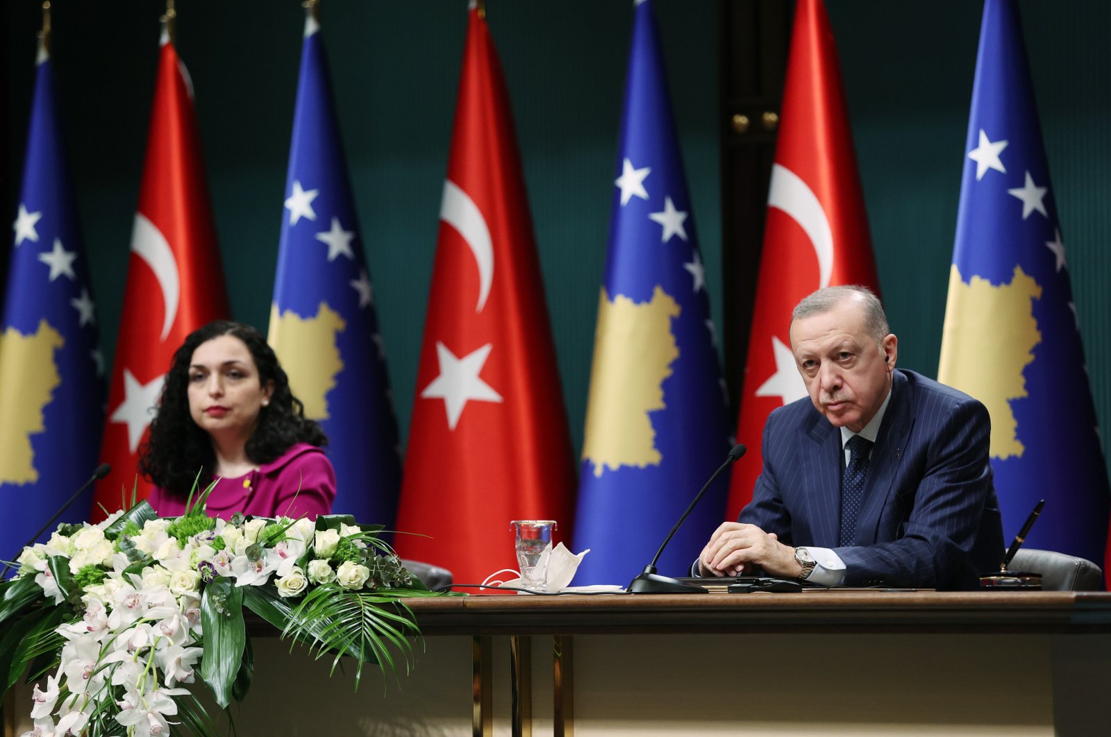 President Recep Tayyip Erdoğan and Kosovo President Vjosa Osmani speak at a joint news conference in the capital Ankara, Turkey, March 1, 2022. (AA Photo)