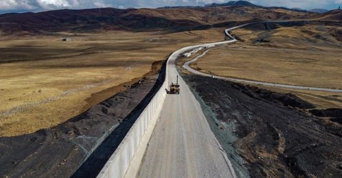 A view of the border between Iran and Turkey, in Van, eastern Turkey, Oct. 7, 2021. (AA PHOTO) 