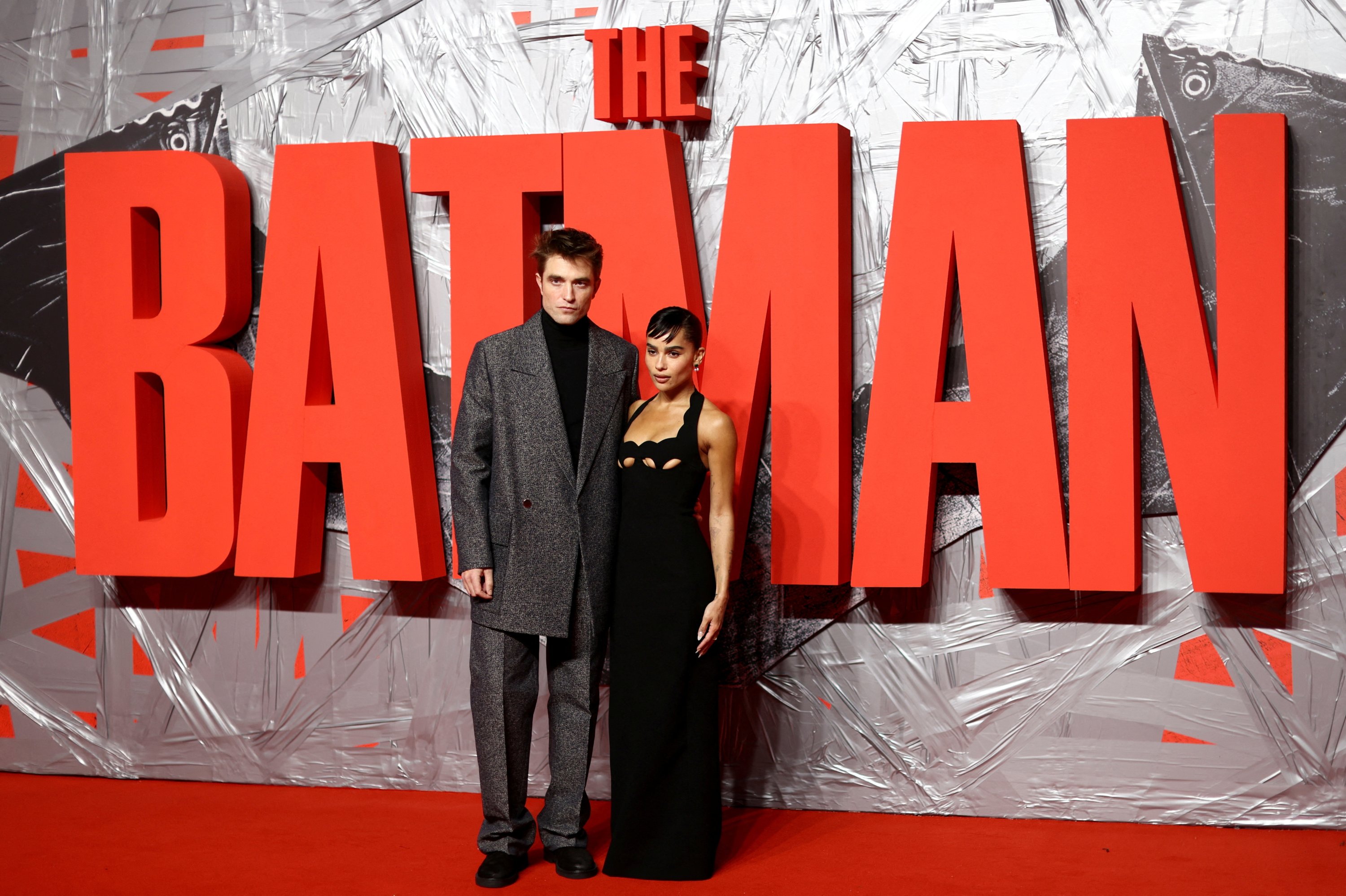 Pemeran Robert Pattinson dan Zoe Kravitz tiba di peluncuran 'The Batman' di London, London, Inggris, 23 Februari 2022. (Foto Reuters)