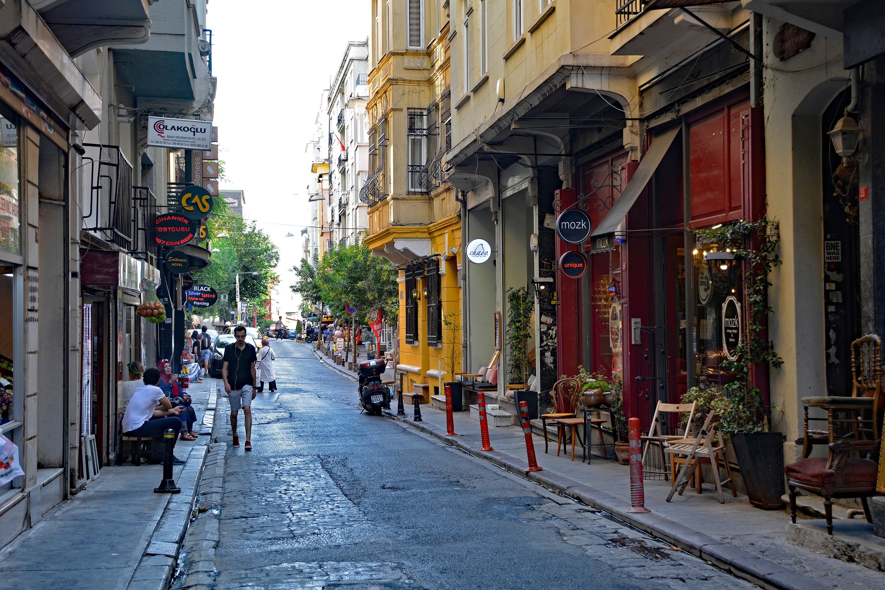 Sebuah jalan di distrik Cihangir, Beyoglu, Istanbul, 10 September 2019. (Foto Shutterstock) 