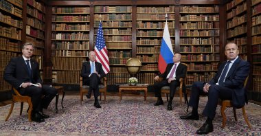 U.S. President Joe Biden and Secretary of State Antony Blinken (L) meet with Russian President Vladimir Putin and Foreign Minister Sergey Lavrov, at the &quot;Villa la Grange,&quot; in Geneva, Switzerland, June 16, 2021. (AP Photo)