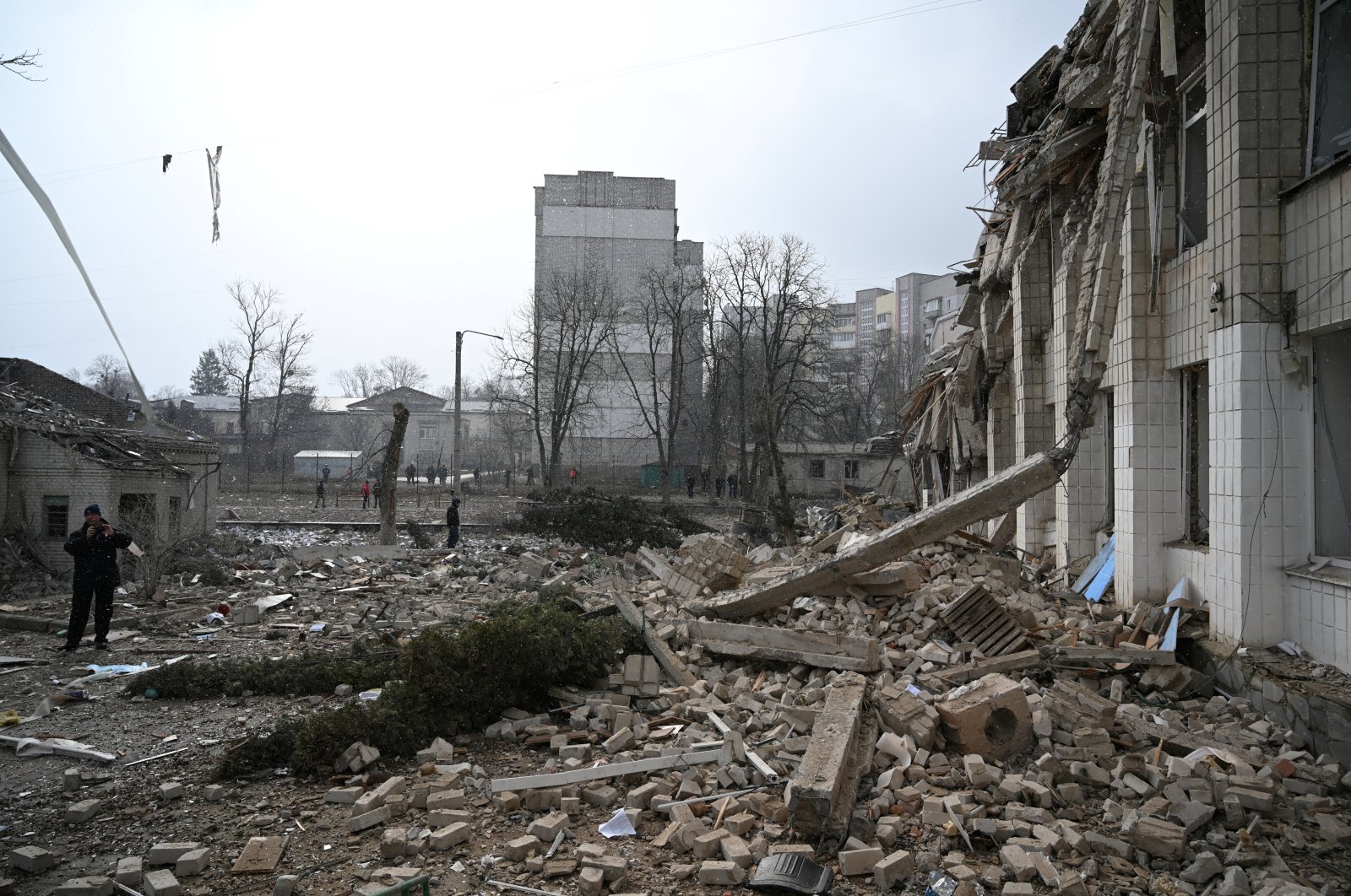 A view shows a school building destroyed by shelling, as Russia's invasion of Ukraine continues, in Zhytomyr, Ukraine March 4, 2022. REUTERS/Viacheslav Ratynskyi