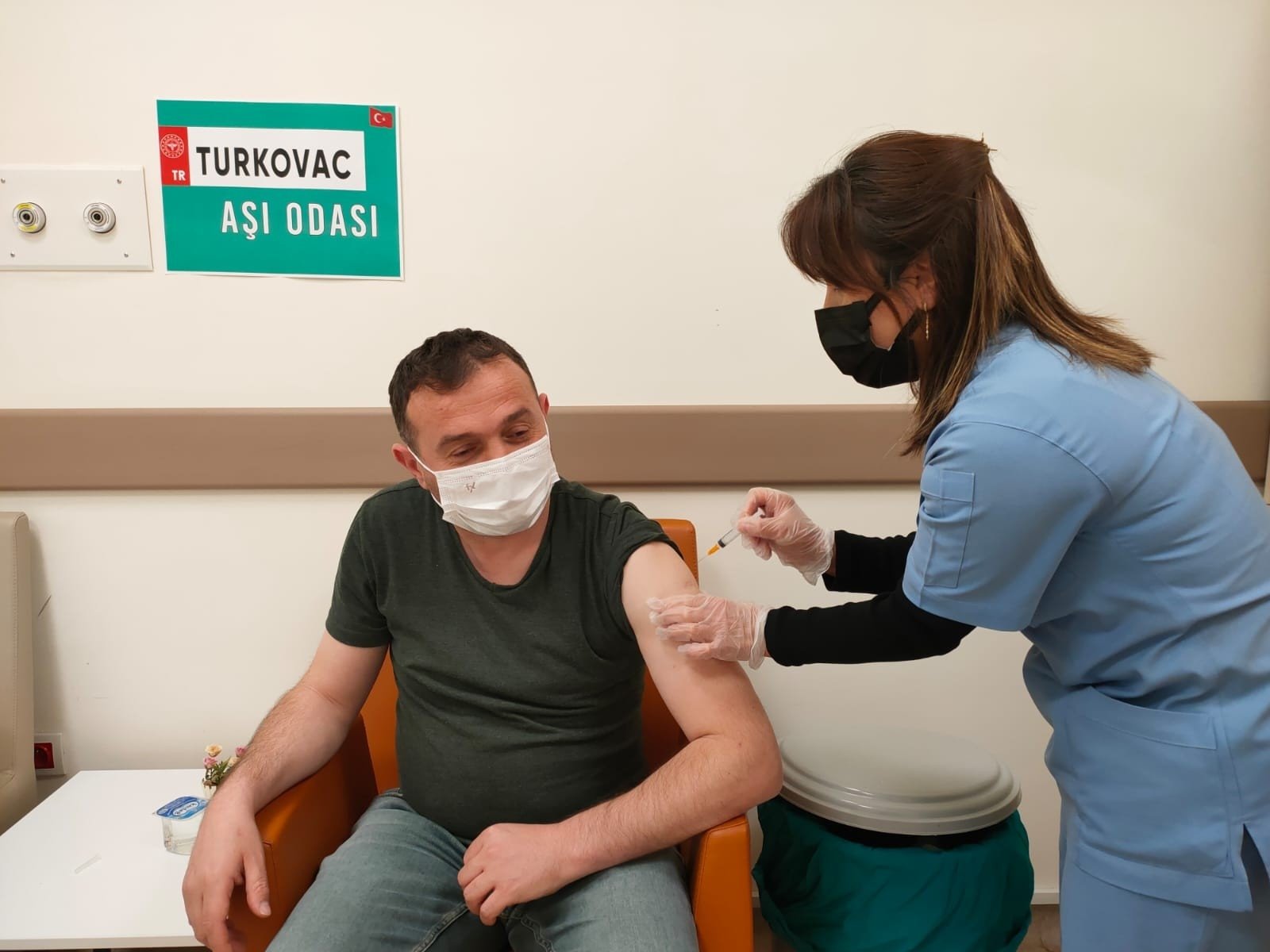 A man gets vaccinated with Turkovac at a hospital, in Giresun, northern Turkey, March 7, 2022. (IHA Photo)