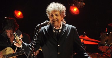 Bob Dylan performs in Los Angeles, U.S., Jan. 12, 2012. (AP Photo)