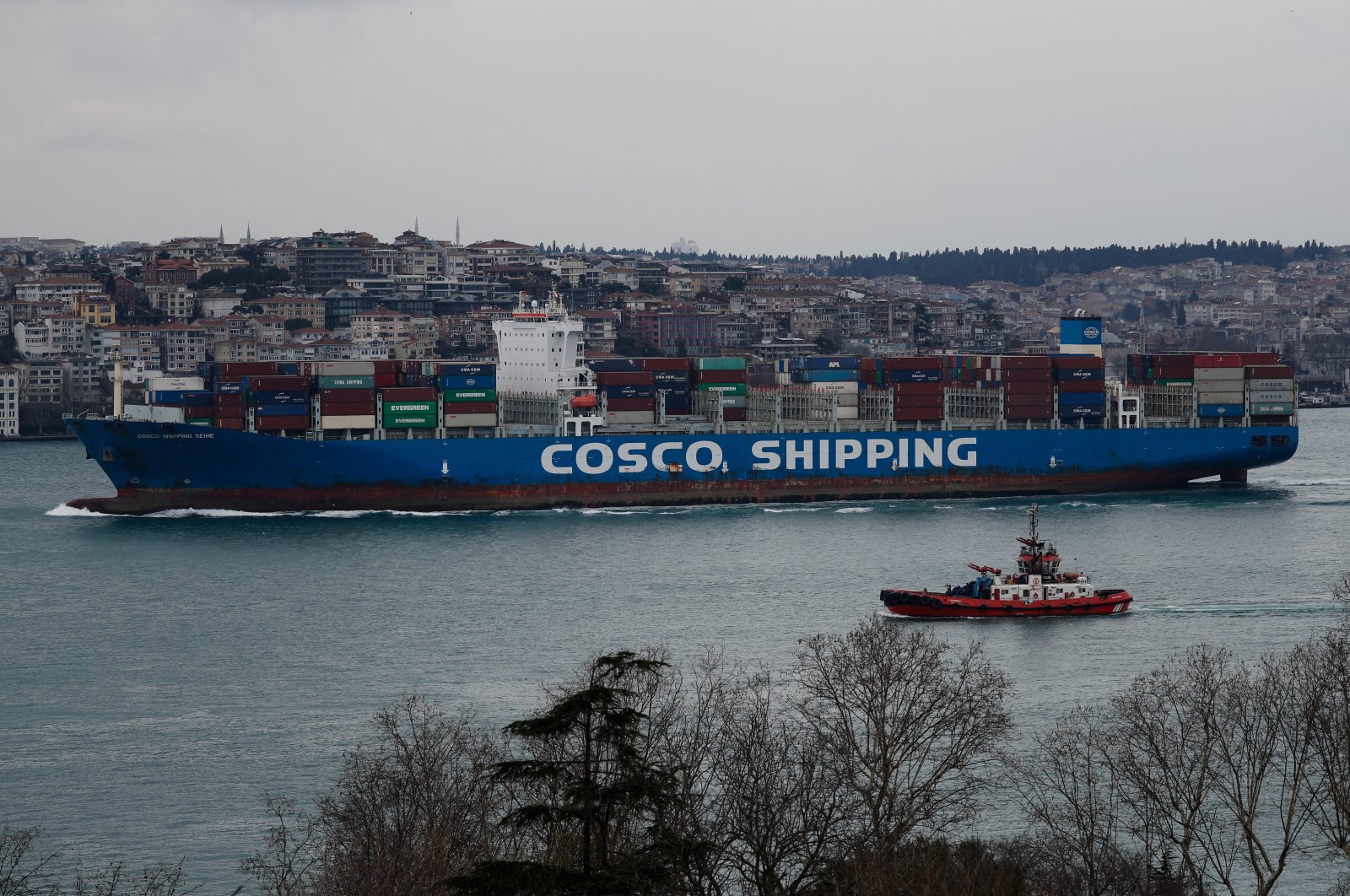 The Cosco Shipping Seine container ship of the China Ocean Shipping Company (COSCO), sails in the Bosporus on its way to the Black Sea, Istanbul, Turkey, March 3, 2022. (Reuters Photo)