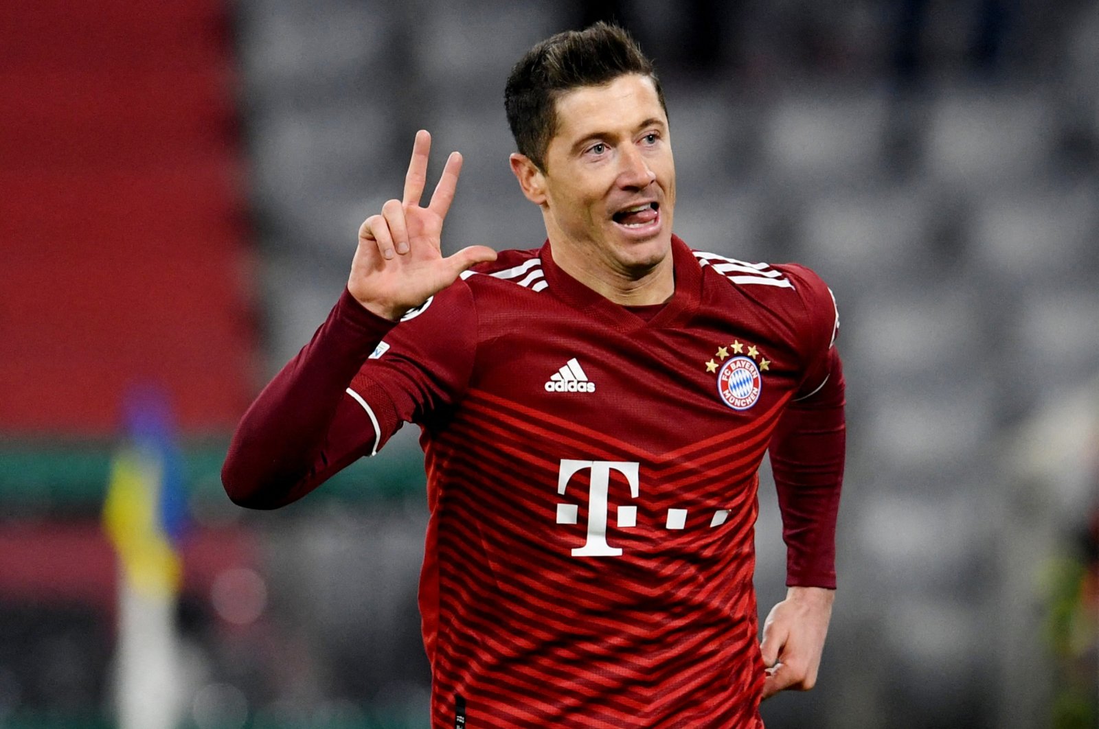 Bayern Munich&#039;s Robert Lewandowski celebrates scoring in a Champions League match against Salzburg, Munich, Germany, March 8, 2022. (Reuters Photo)
