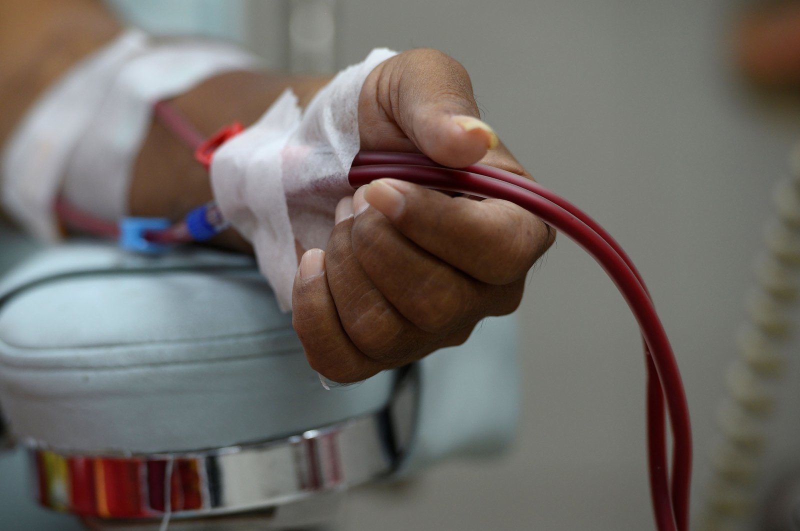 A patient undergoes dialysis treatment at a dialysis center, in Guayaquil, Ecuador, April 18, 2020. (Reuters Photo)