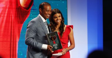 Tiger Woods and daughter Sam Alexis Woods pose during the 2022 World Golf Hall of Fame Induction, Ponte Vedra Beach, Florida, U.S., March 9, 2022. (AFP Photo)