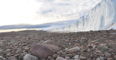 The site of field work at the edge of the Greenland Ice Sheet where scientists studied the age of the 31-kilometer-wide Hiawatha impact crater that is buried under ice 1-kilometer thick in 2019. (Reuters Photo)