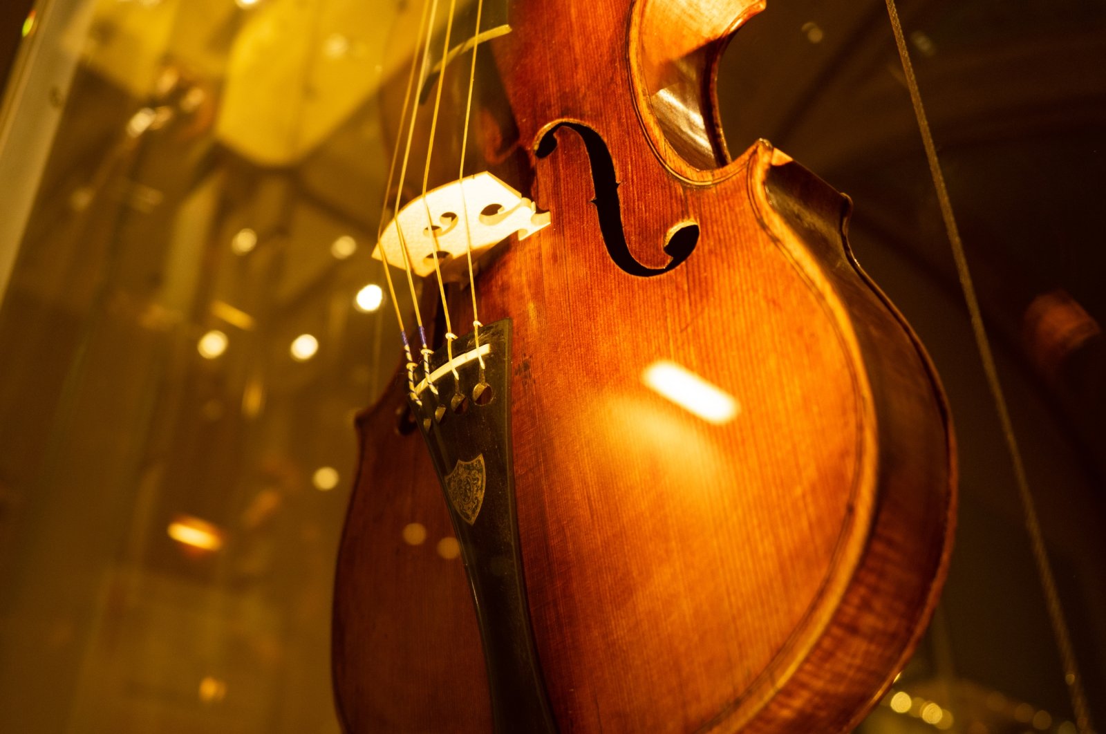 Biola Stradivarius yang langka menuju ke lelang online dengan harga hampir  juta