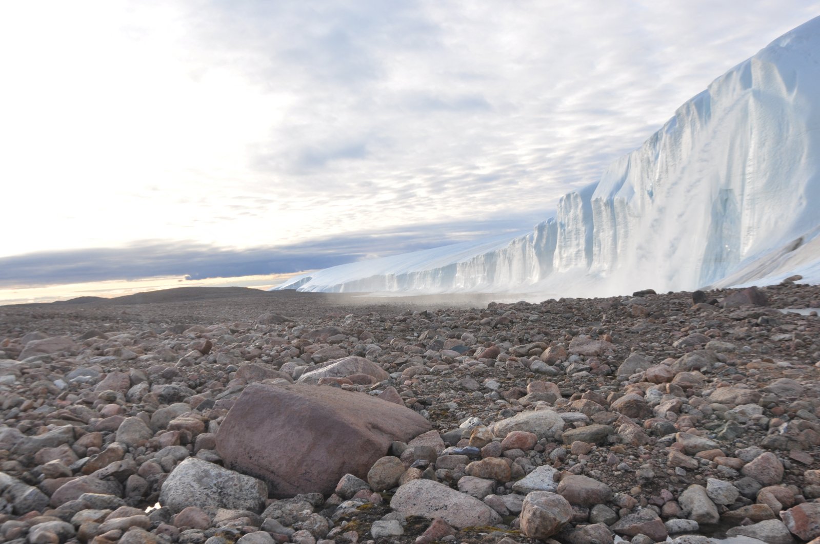 Kawah Greenland raksasa terbentuk 58 juta tahun yang lalu: Studi