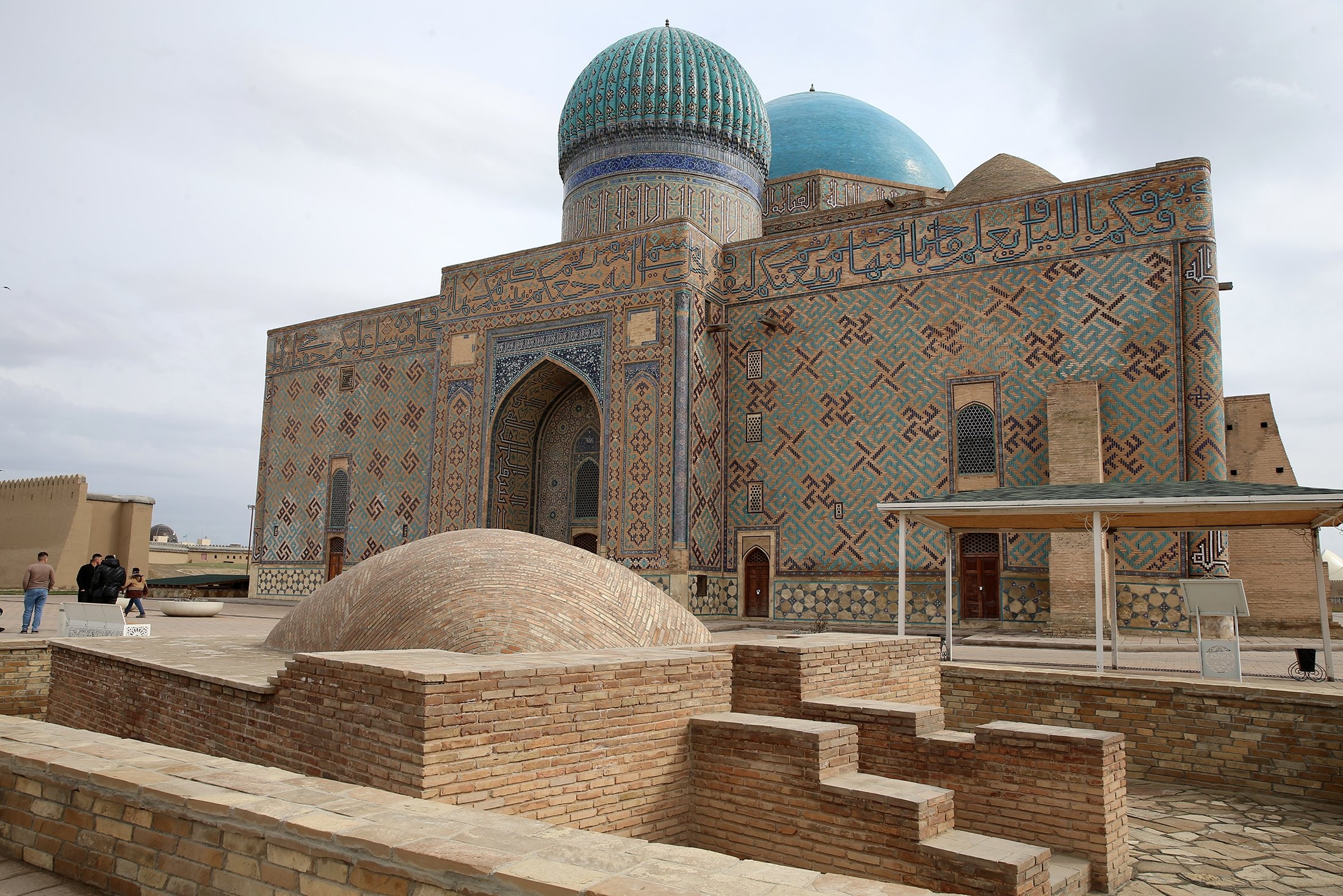 Makam Ahmad Yasawi di Turkestan, Kazakhstan selatan, 9 Maret 2022. (AA Photo)