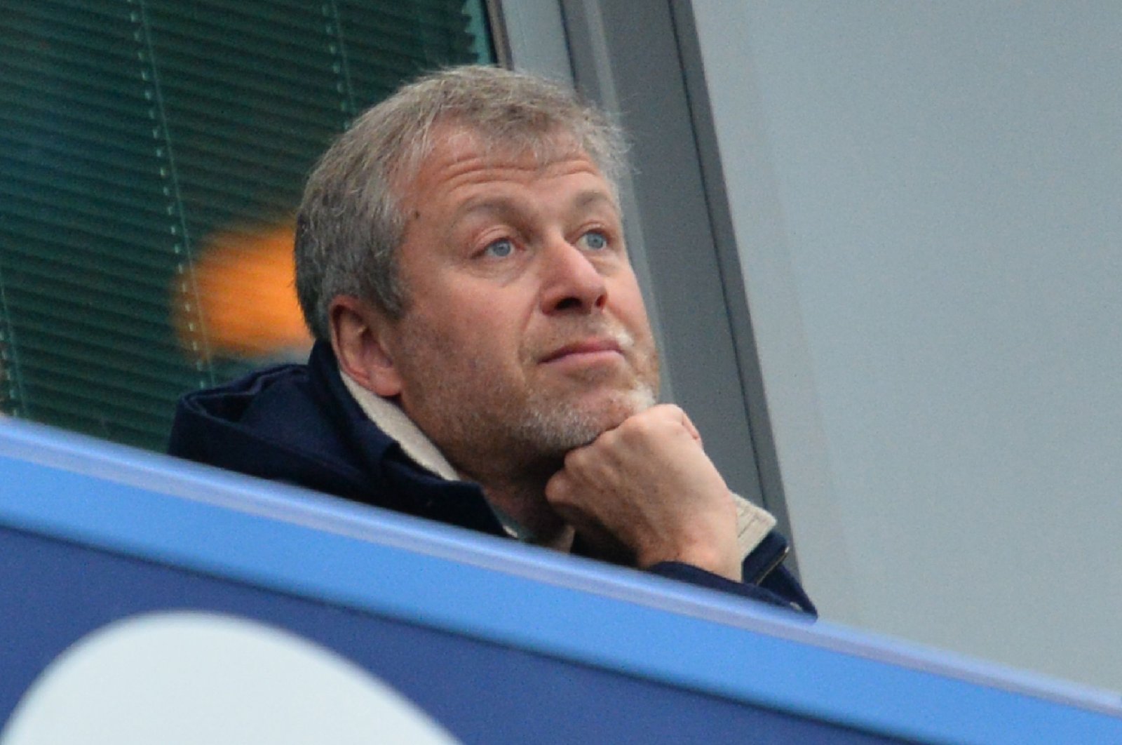 Chelsea mendiskualifikasi Abramovich dari Rusia setelah sanksi Inggris
