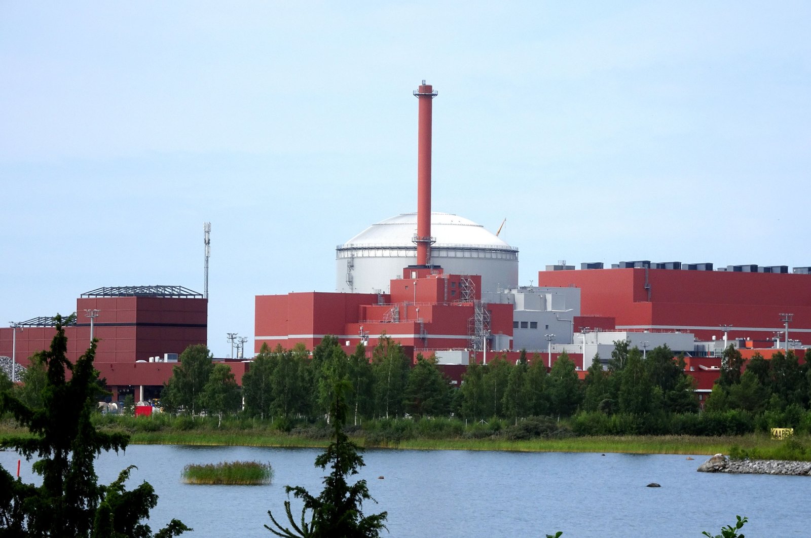Terlambat 12 tahun: Reaktor nuklir Finlandia yang telah lama tertunda online