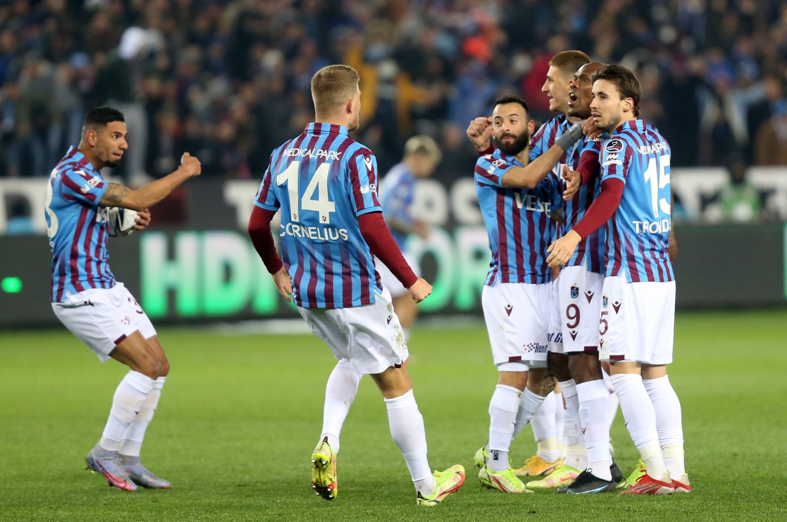 Trabzonspor players celebrate a goal against Göztepe in a Süper Lig match, Trabzon, Turkey, March 12, 2022. (AA Photo)