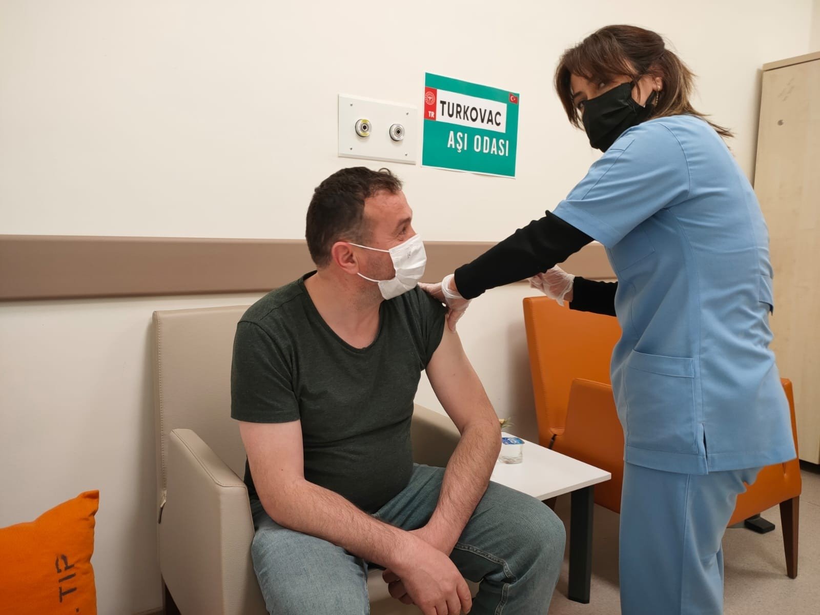 A man gets vaccinated with Turkovac, in Giresun, northern Turkey, March 7, 2022. (IHA Photo)