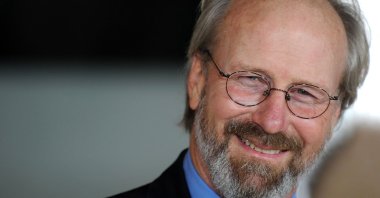 Actor William Hurt arrives at the premiere of "The Yellow Hankerchief" in Los Angeles, California, U.S, Feb. 18, 2010. (AFP Photo)