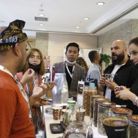 People visit Coffex Istanbul, an expo devoted entirely to coffee. (Photo courtesy of Leyla Yvonne Ergil)