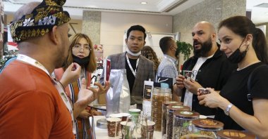 People visit Coffex Istanbul, an expo devoted entirely to coffee. (Photo courtesy of Leyla Yvonne Ergil)
