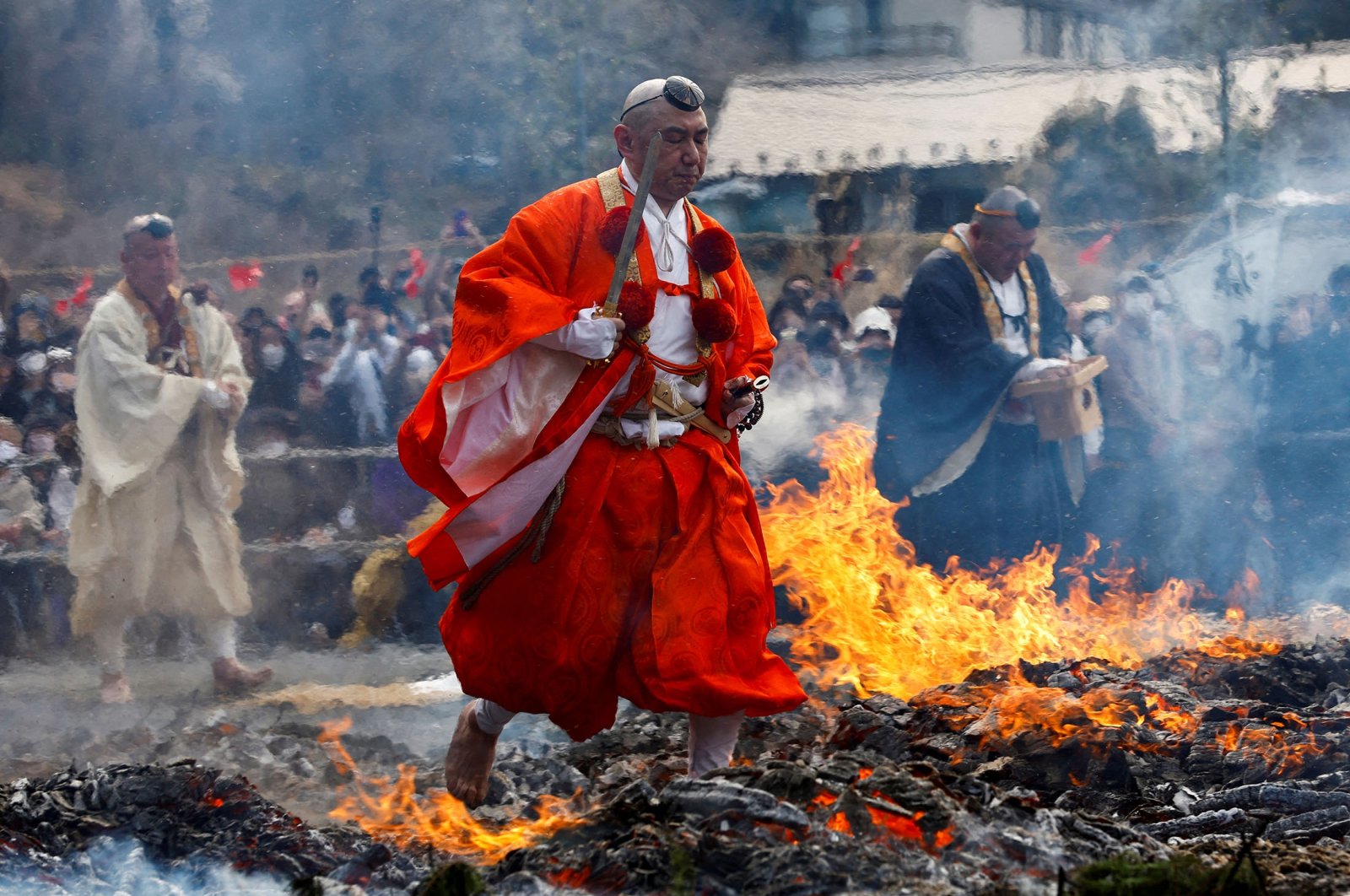 Hiwatari Matsuri: festival firewalking Jepang