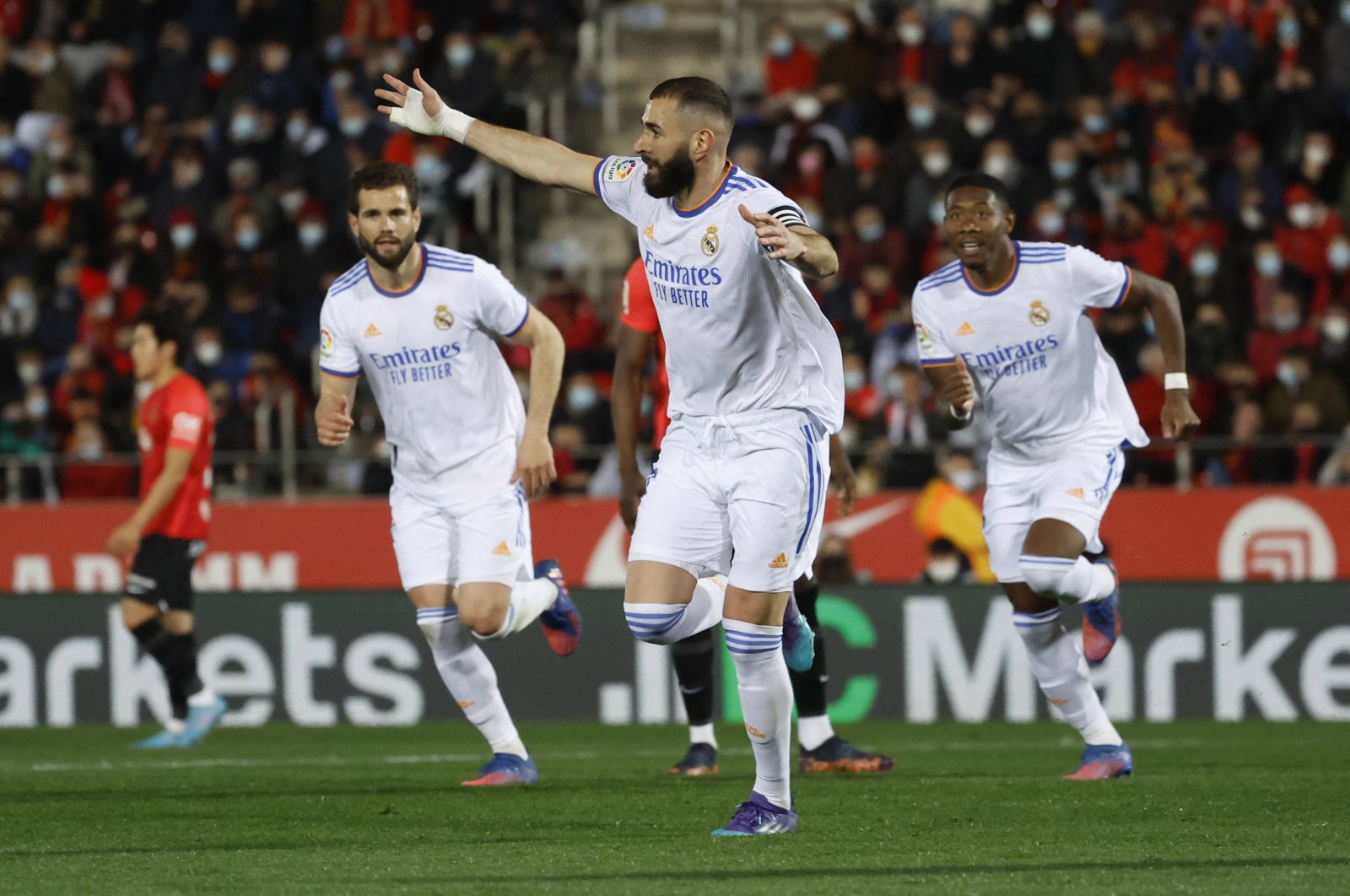 Real unggul 10 gol setelah dua gol Benzema membawa kemenangan atas Mallorca