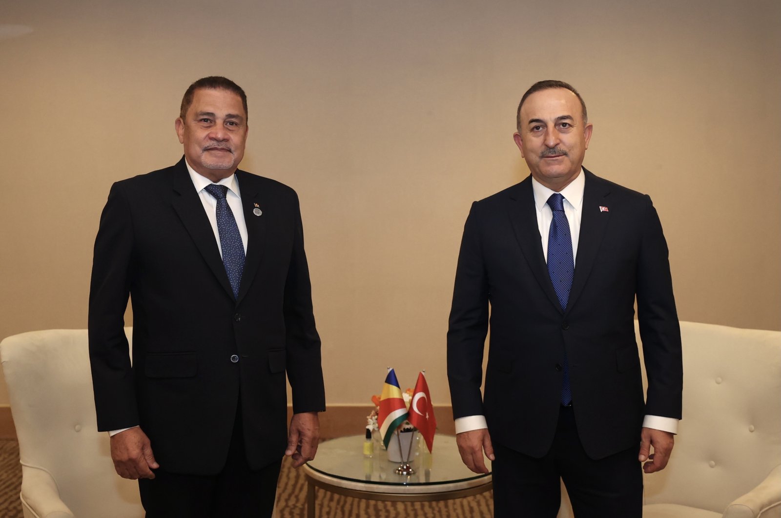 The Seychelles Foreign and Tourism Minister Sylvestre Radegonde (L) and Foreign Minister Mevlüt Çavuşoğlu in Antalya, Turkey, March 11, 2022 (AA Photo)