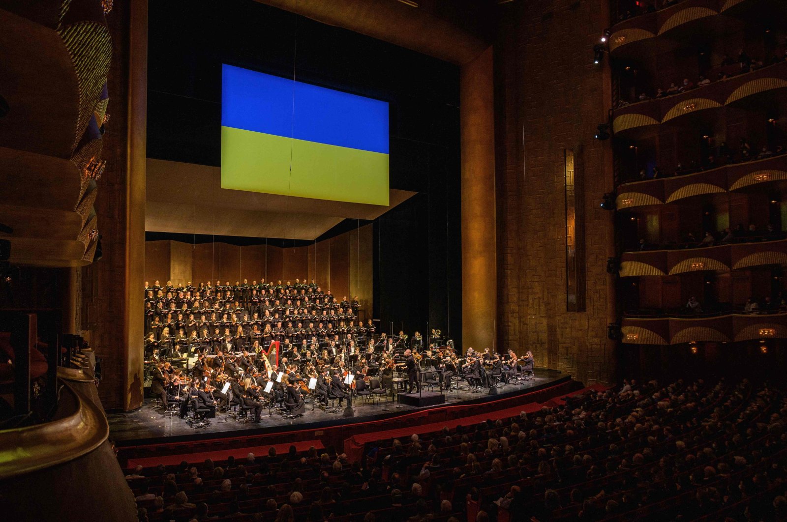 Met Opera menyelenggarakan konser amal untuk Ukraina yang sedang diserang