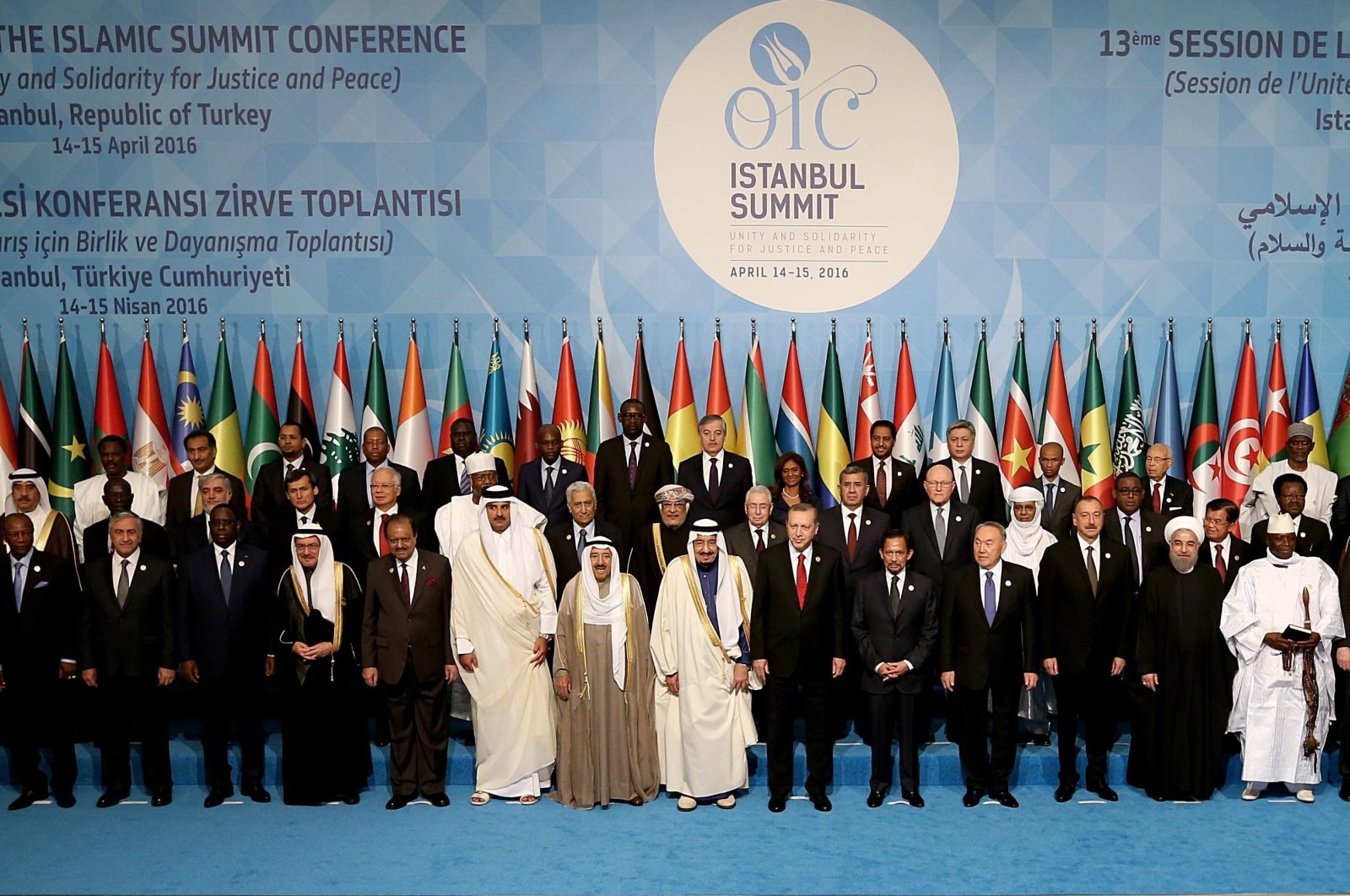Leaders and representatives of Islamic countries pose for a family photo during the opening of the 13th Organization of Islamic Cooperation (OIC) summit in Istanbul, Turkey, April 14, 2016. (AP Photo)