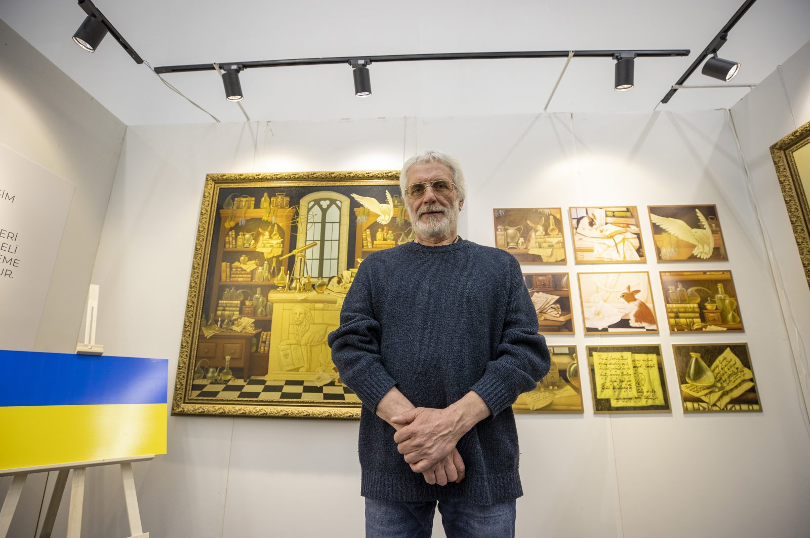Pelukis Ukraina kelahiran Rusia melarikan diri dari Kyiv yang dilanda perang ke Turki