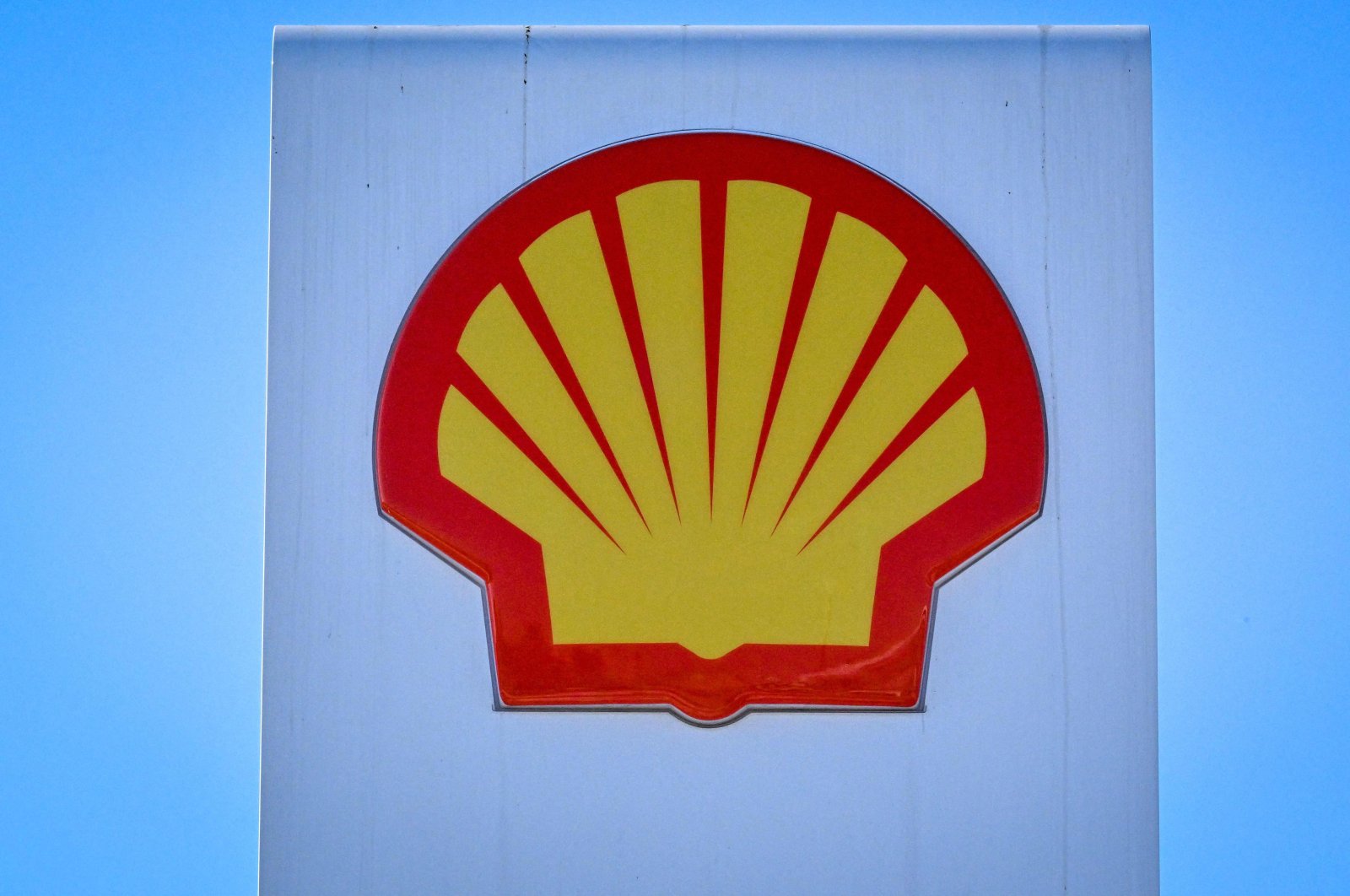 Dewan Shell dituntut karena gagal beralih dari bahan bakar fosil