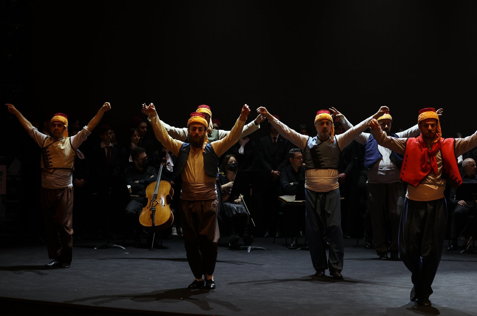 A dance folk dance group comprising of teachers takes the stage as part of the &quot;Elegy for Çanakkale&quot; opera during rehearsals. (AA Photo)
