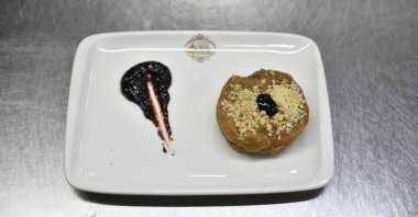 A view of chickpea halva at a restaurant, in Çorum, central Turkey, March 16, 2022. (PHOTO BY ALİ ALTUNTAŞ)