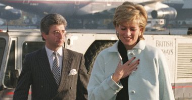 Britain's Princess Diana and her private secretary, Patrick Jephson, at Heathrow Airport in London, Britain, Dec. 11, 1995. (AP File Photo)